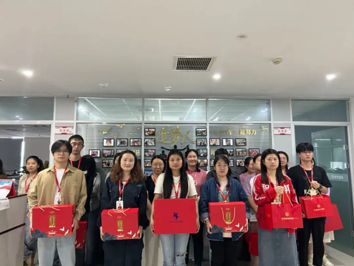 月满华诞，家国同庆，智邦国际祝您中秋国庆双节快乐！