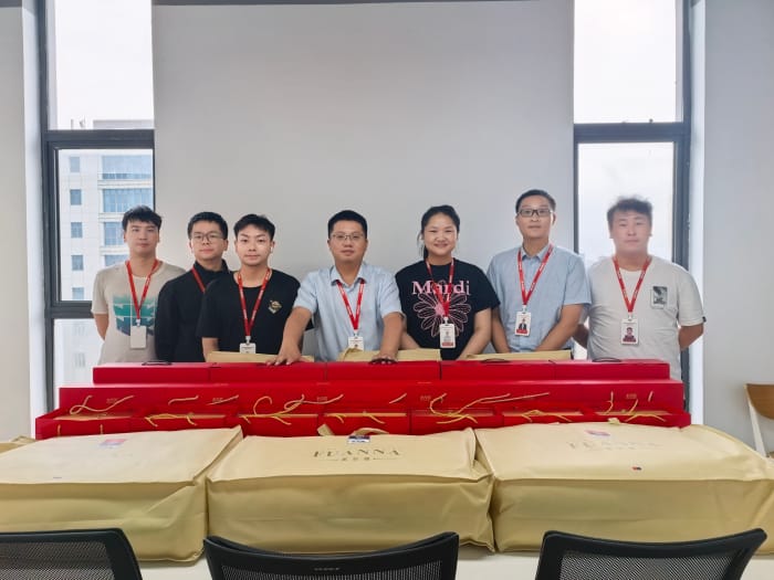 月满华诞，家国同庆，智邦国际祝您中秋国庆双节快乐！