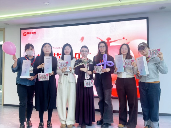 春风有信，花开有期，女神节快乐！