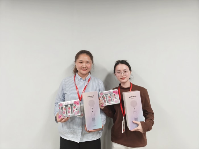 春风有信，花开有期，女神节快乐！