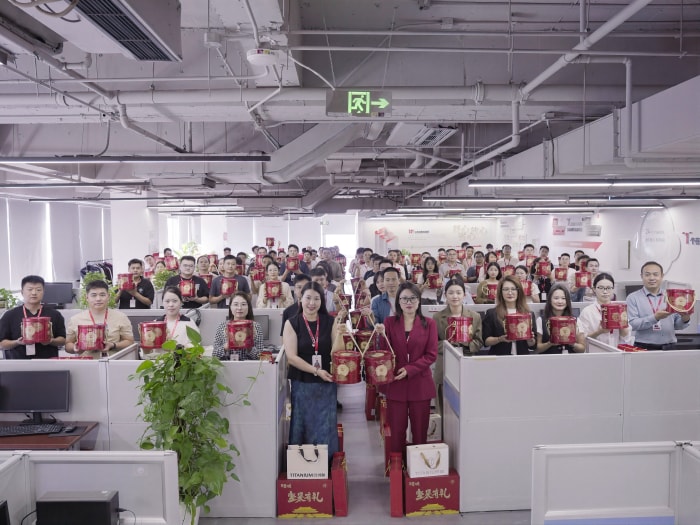 月华满庭，家圆福至！智邦国际祝您中秋节快乐！