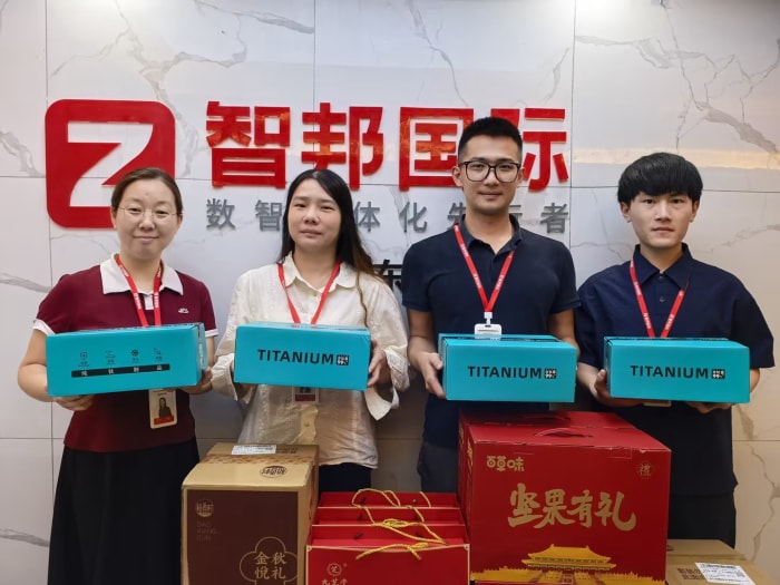 月华满庭，家圆福至！智邦国际祝您中秋节快乐！